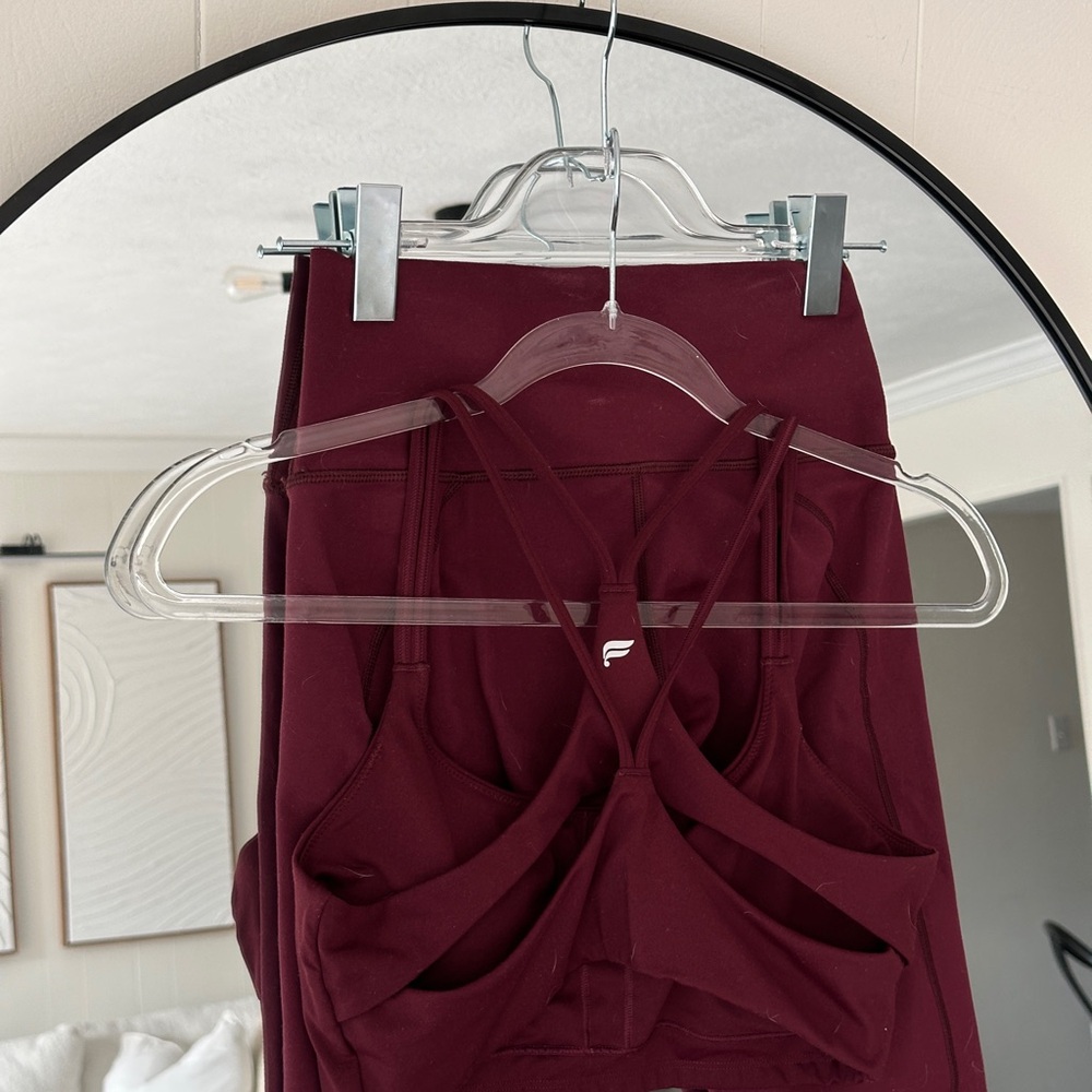 Fabletics Deep Red workout set - Picture 3 of 8